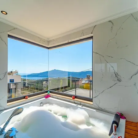 Vila Kalkan Halal